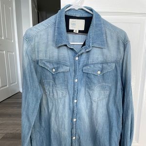 Men’s denim shirt